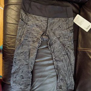 NWT Black + Grey Lululemon Run: Top Speed Crop Sz8
